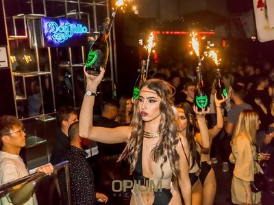 opium barcelona vip tables